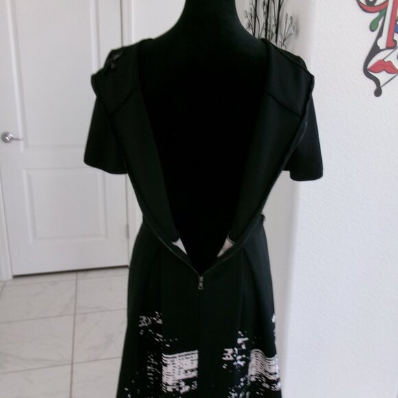 Elie Tahari CITY SCAPE Graphic Print Short Sleeve Dress Stretch 8 Black Whit - Picture 10 of 16